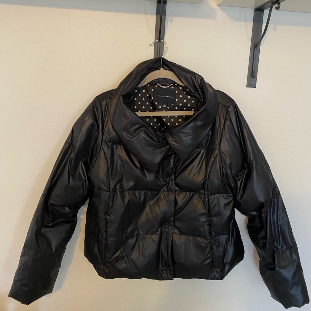 Banana Republic black puffy jacket size L.